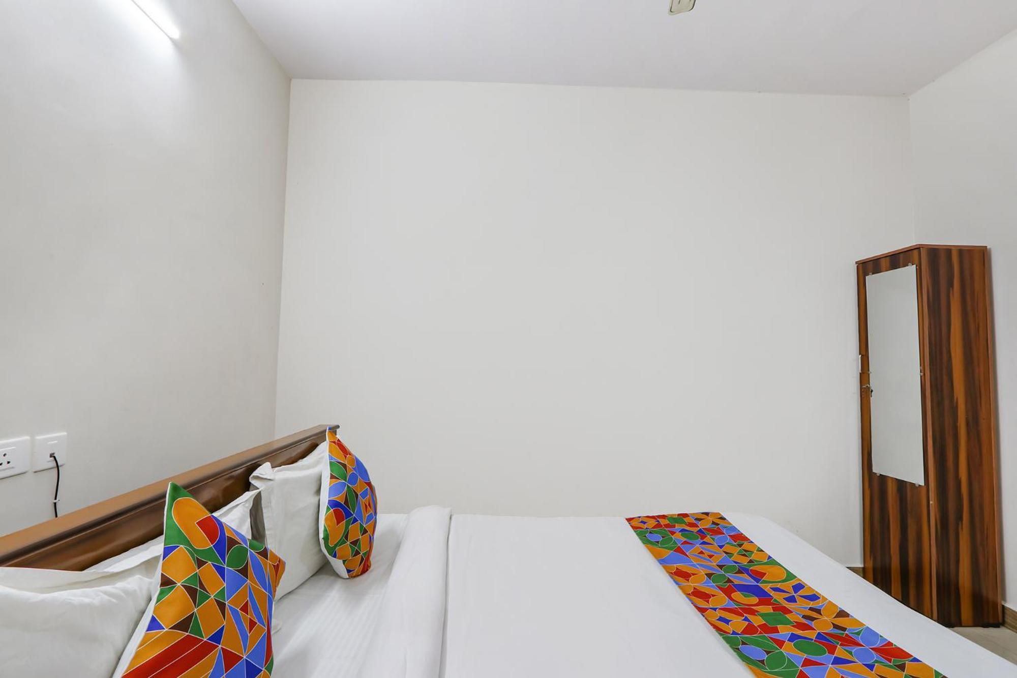 Fabexpress Korner Inn - Sivaji Park Visakhapatnam Eksteriør bilde